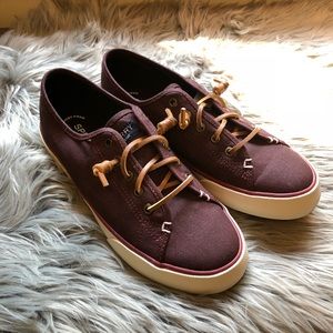 Sperry pier view burgundy